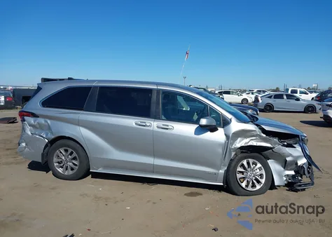2021 Toyota Sienna Le z USA, uszkodzony, nr VIN 5TDKRKEC0MS054902